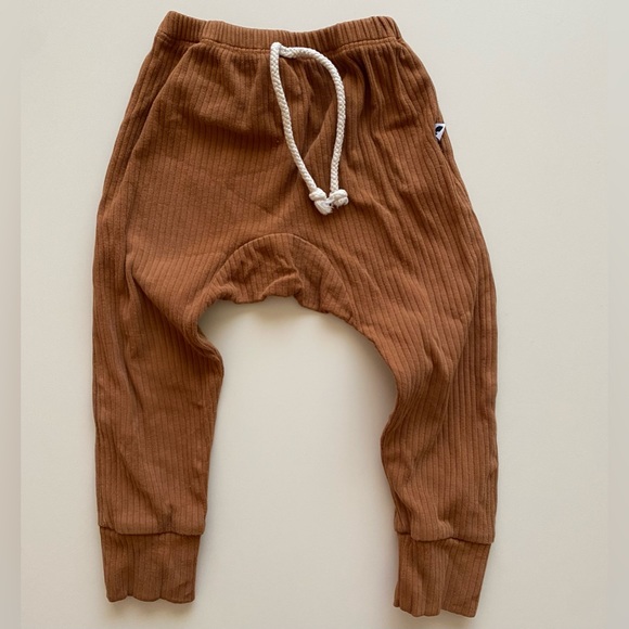 Fellow humans brown set 12-18m - Picture 3 of 3